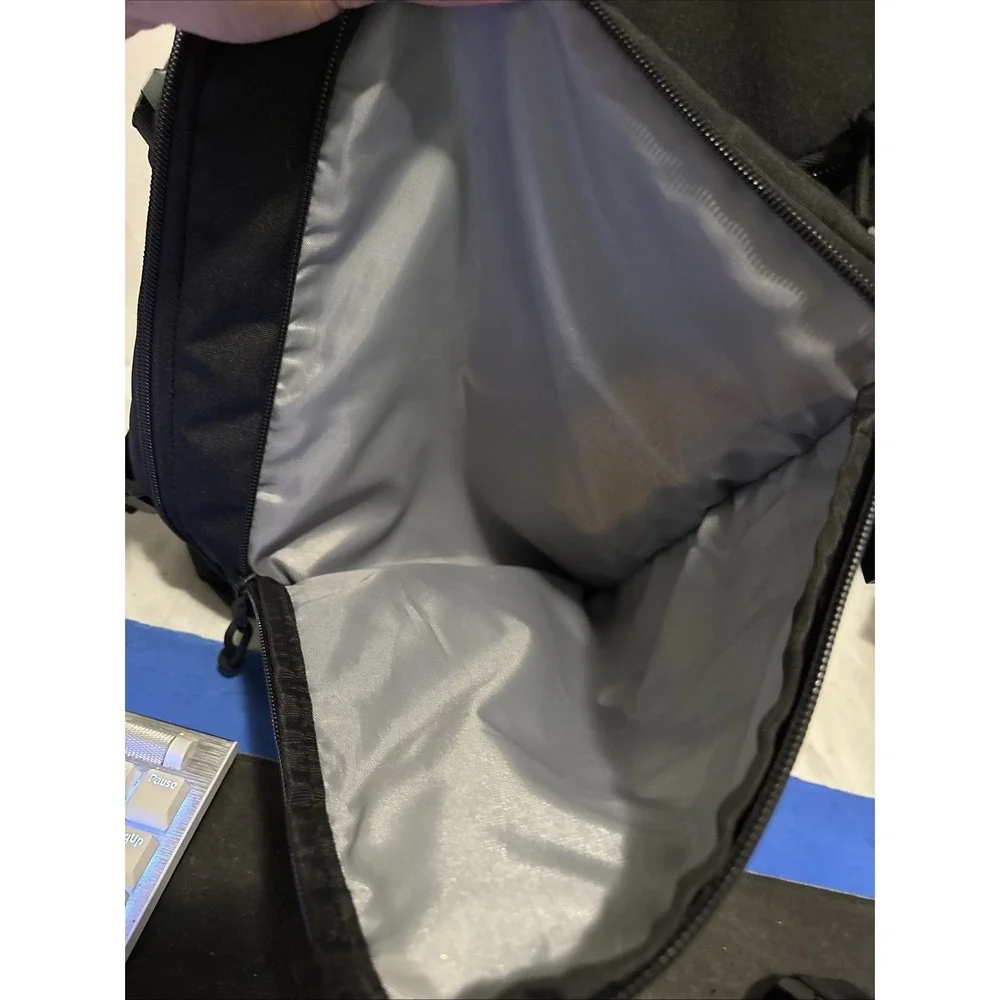Light Flight ebags pocket